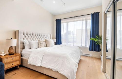 Gay Village Apartment | DownTown King Suite