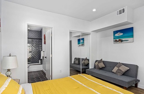 Westlake House | Downtown LA Stylish Suites