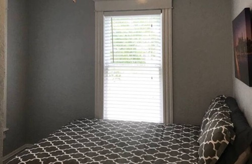 Downtown Orlando House | Downtown Lake Eola Historic House 1 OR 2 BED