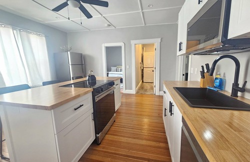 Yachting Village House | Downtown living 3 bed 3rd fl
