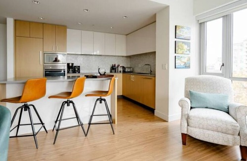 Inner Harbour Condo | Downtown living