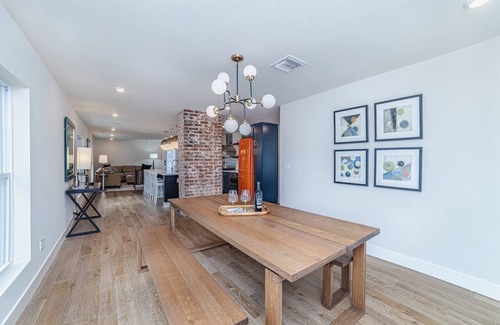 North Central Columbia Apartment | Downtown Loft w/Gourmet Kitchen. Walk Everywhere!