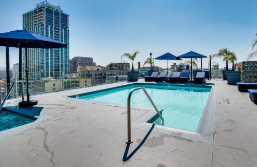 Historic Core Apartment | Downtown Los Angeles Condo with Rooftop Pool Access