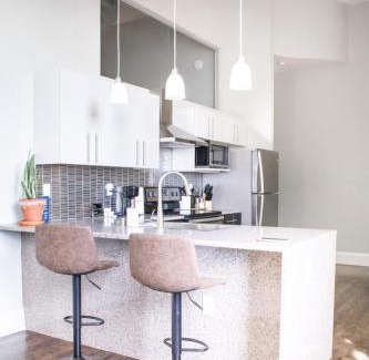 East Town Apartment | Downtown Luxury 1BR Loft