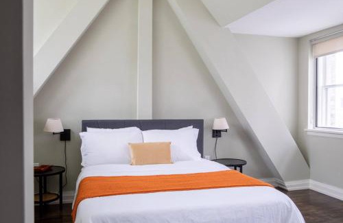 East Town Apartment | Downtown Luxury 1BR Loft