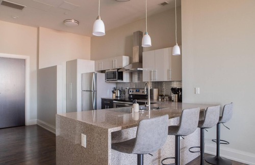 East Town Apartment | Downtown Luxury 2BR Loft