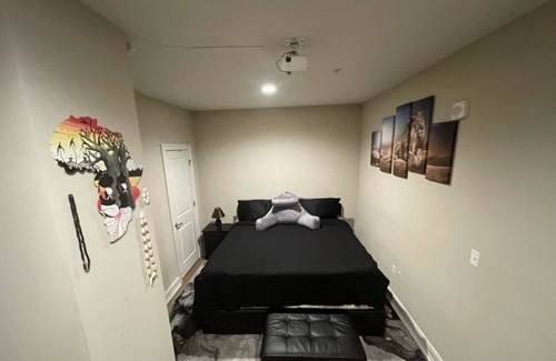 Mount Vernon Condo | Downtown Luxury Apt- Long Term Stays Welcomed