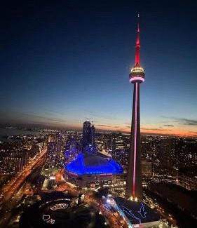 Toronto Entertainment District Apartment | DOWNTOWN, LUXURY CONDO, CN TOWER, ROGERS CENTER, SCOCIA ARENA, UNOBSTRUCTED VIEW