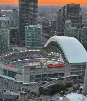 Toronto Entertainment District Apartment | DOWNTOWN, LUXURY CONDO, CN TOWER, ROGERS CENTER, SCOCIA ARENA, UNOBSTRUCTED VIEW