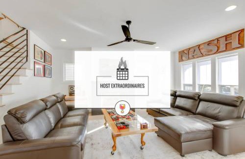 Hope Gardens House | Downtown Luxury Home Great for Big Groups