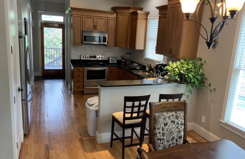 Hope Gardens House | Downtown Luxury Home — 3-mins to Broadway