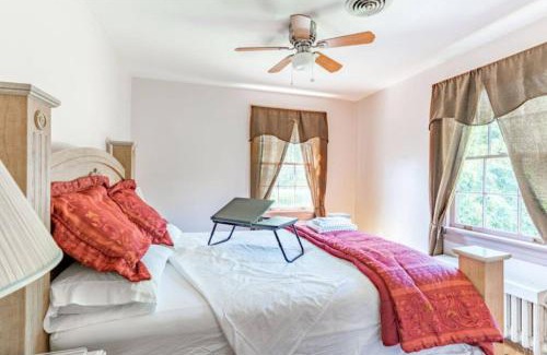 Lynchburg House | Downtown Lynchburg Getaway with Parking Convenience and Minutes to Downtown