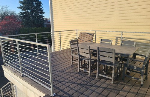 Marblehead Apartment | Downtown Marblehead 2brm/1.5bath w/deck