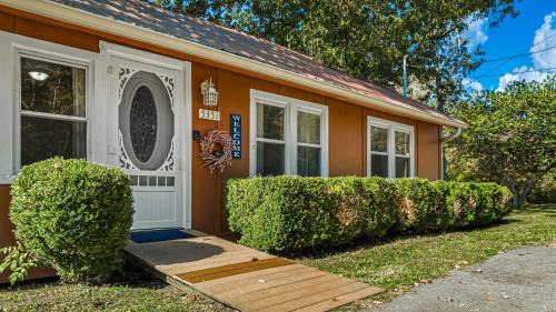 Mentone House | Downtown Mentone - Baileys Bungalow
