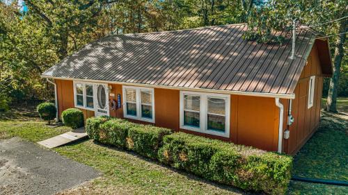 Mentone House | Downtown Mentone - Baileys Bungalow