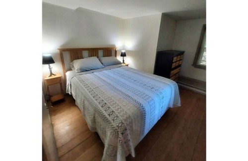 Meredith Apartment | Downtown Meredith one bedroom waterfront apartment
