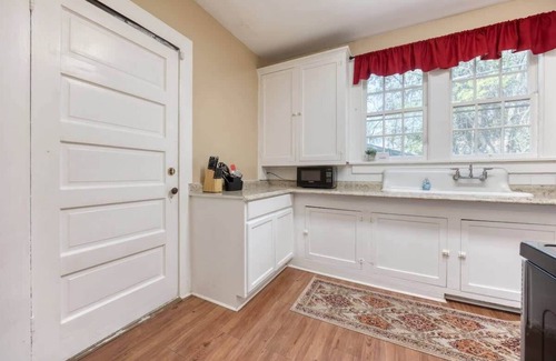 Columbus House | Downtown, Mins to Lakebottom Park-Our Midtown Nook