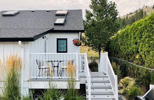North End House | Downtown Modern Beachside Family Retreat