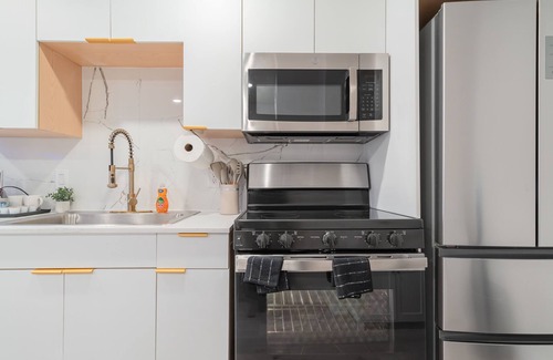 Old East Dallas Apartment | Downtown Modern Cozy Apartment