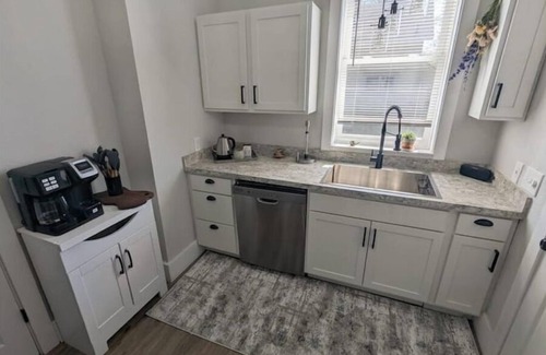 Nelson House | Downtown Muskegon Hideaway
