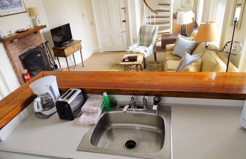 Nantucket Town Apartment | DOWNTOWN NANTUCKET APARTMENT