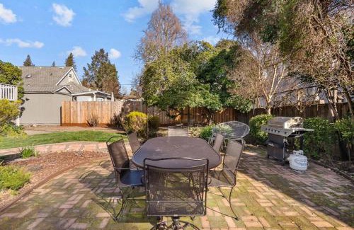 Napa House | Downtown Napa HOT TUB Retreat - 3 Bed l 2 bath