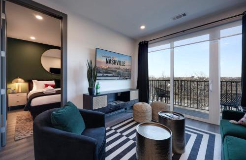 Rolling Mill Hill House | Downtown Nash 1mi to Broadway 4 beds Sleeps 6