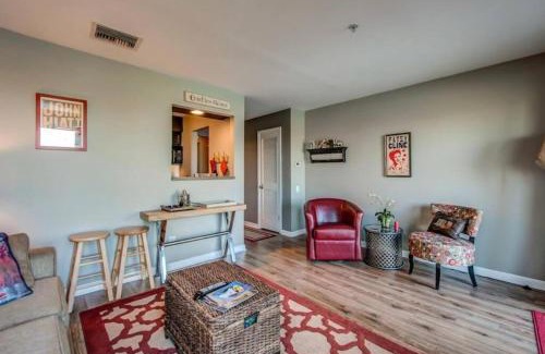 North Capitol Apartment | Downtown Nashville Riverfront Unit 820
