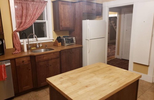 Historic Hill Apartment | Downtown Newport Historical House