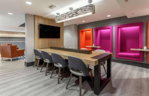 Downtown Oakland House | Downtown Oakland room close to San Francisco
