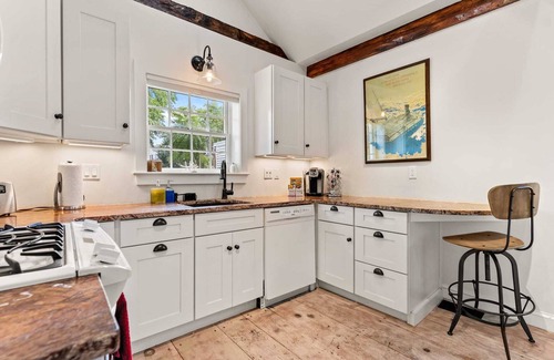 Newburyport House | Downtown Oasis | Garden Retreat + Private Bunkhouse