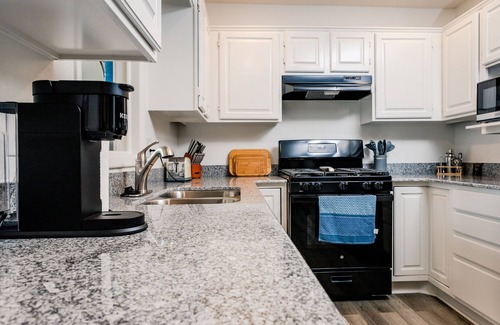 Fayetteville House | Downtown on Township! 6 min From UofA! Walkable amenities!