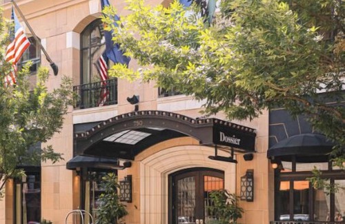 Downtown Portland Apartment | Downtown Portland, Comfy Bed + Many Hotel Perks!
