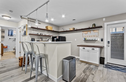 Southwest Raleigh Apartment | Downtown Raleigh Basement 1BRFlat~Upgrade~GoCanes!