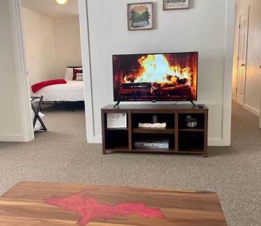 Ironwood House | Downtown Red Room at Villages on Aurora