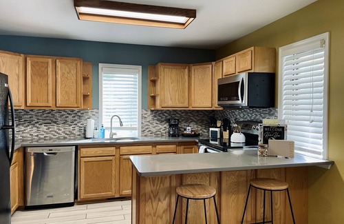 Boyne City Apartment | Downtown Retreat 10 mins to Boyne Mountain. Pet friendly!