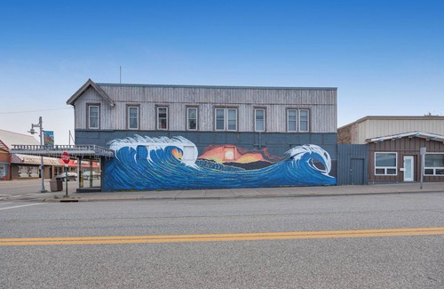 Two Harbors Apartment | Downtown Retreat, Near Parks & Brewery, Unit 5