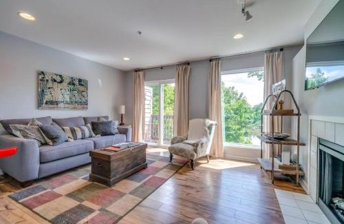 North Capitol Apartment | Downtown Riverfront Condo unit 780