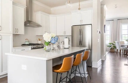 Hitch Village - Fred Wessels Homes House | Downtown Riverfront Luxury Townhome