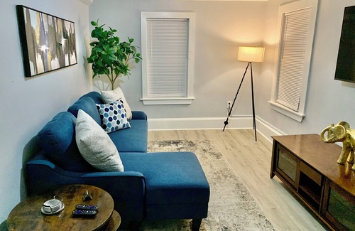 Roanoke House | Downtown Roanoke