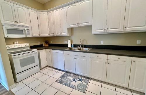 Saugatuck Apartment | Downtown, Roof Deck, Parking