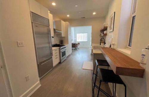 Bloomingdale House | Downtown rowhome 3 bed 2.5 bath
