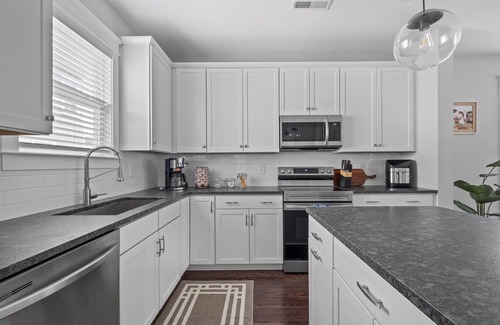 Richmond House | Downtown RVA Cozy 3BR Near VCU