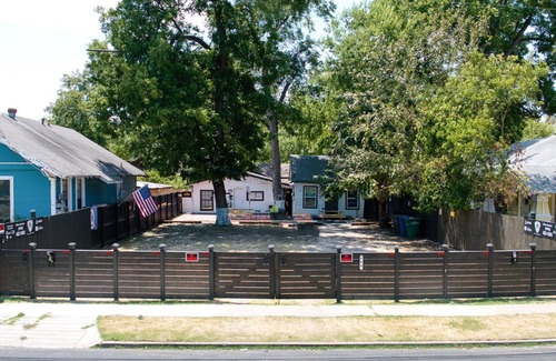 Downtown San Antonio House | Downtown San Antonio Timber Loft, 2 bedroom, AC, WiFi, Private Parking !