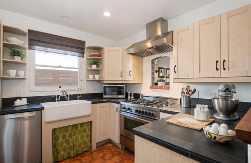 Santa Barbara House | Downtown SB Cottage! Charming Cozy and Recently Remodeled