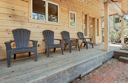 West Village Cabin | Downtown Shaver Cabin- Walk to Shops+
