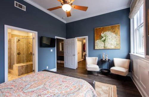Downtown Louisville Apartment | Downtown Sophistication/Two Bedroom/Two Bath