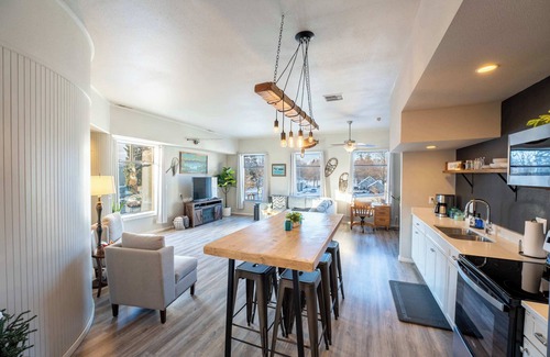 Spirit Lake Apartment | Downtown Spirit Lake’s Only Rooftop Haven