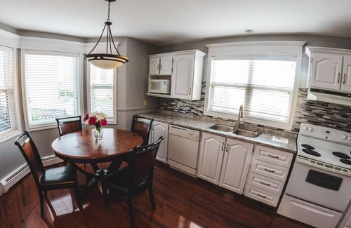 Downtown St. John's House | DOWNTOWN ST JOHN'S- CLEAN, off-street PARKING, patio, no hills