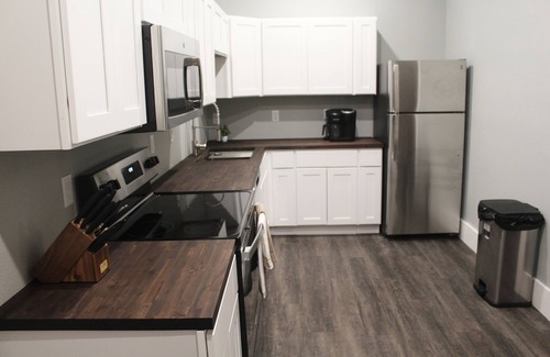 Springfield Apartment | Downtown Stay With Gym Access!